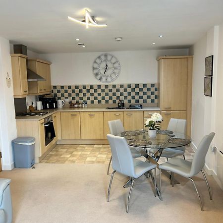 City Centre Apartment. Wrexham Exterior foto